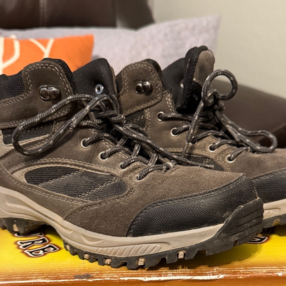 Women's Outdoor Lace-Up Boots - Black and Brown